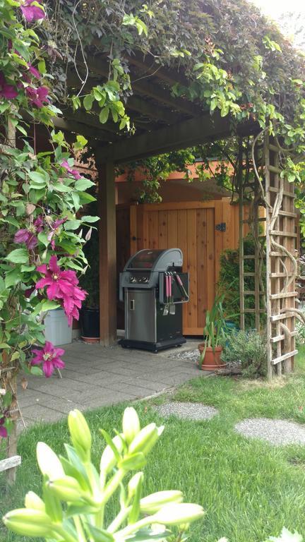 Nestledown B&B Halfmoon Bay Exterior foto